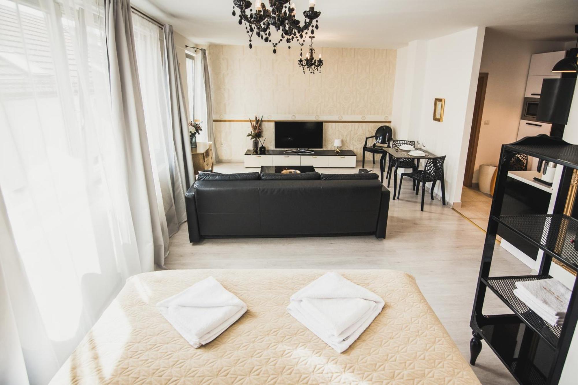 Zara Luxury Apartments The Absolute Center Of Žilina Buitenkant foto